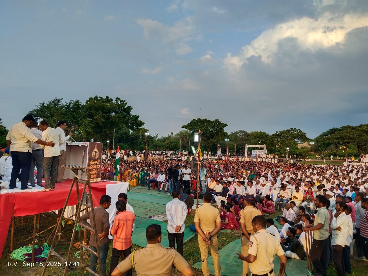 शेतकरी व मह‍िला मेळावा 